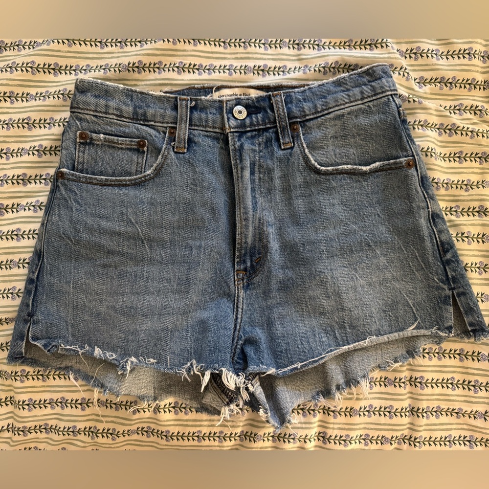Abercrombie & Fitch The Mom Shorts High Rise | Size 27
